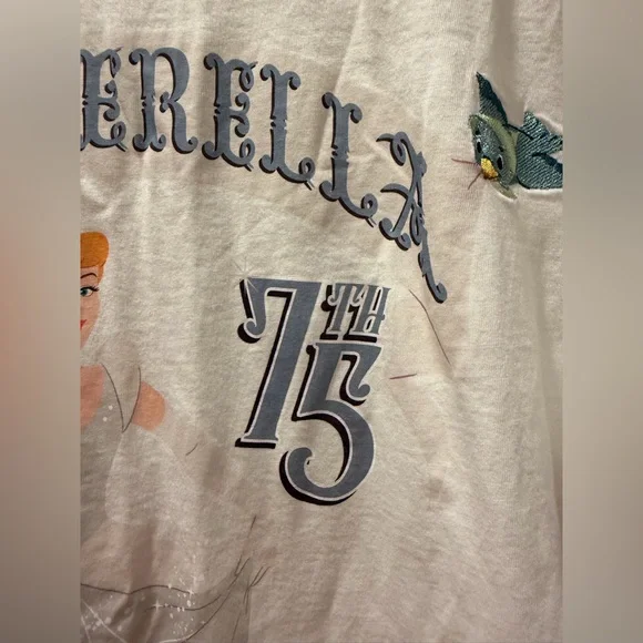 Disney parks Cinderella 75th anniversary white t-shirt xl EUC - Picture 2 of 8
